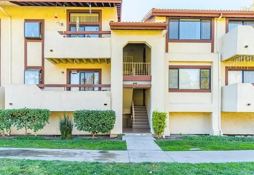 18085 Sundowner Way